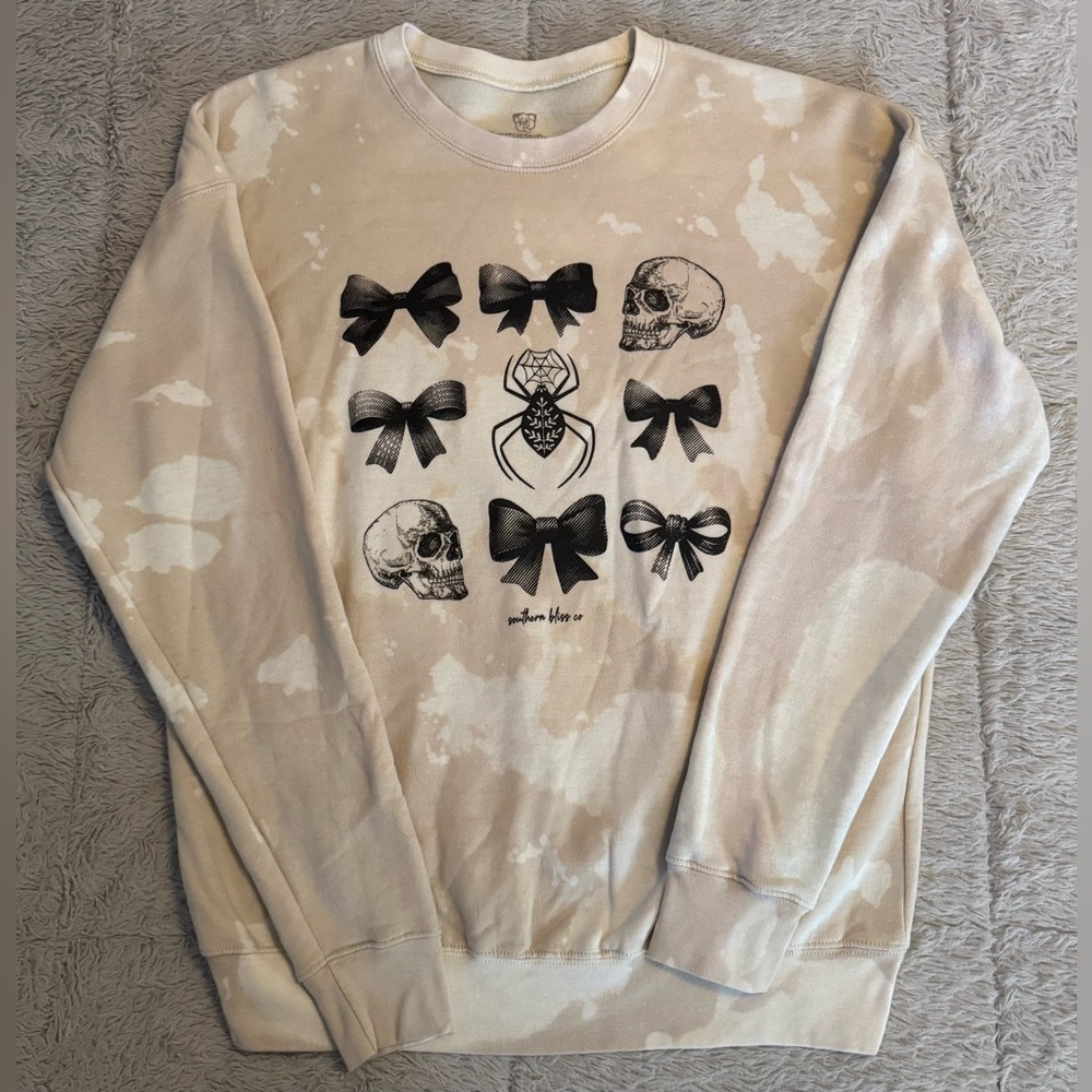 Southern Bliss Bows & Skulls Bomba Tie Dye Spider Sweatshirt NEW Never Worn